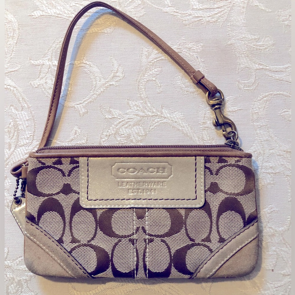 Coach wristlet wallet for women